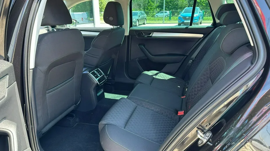 SKODA Superb -