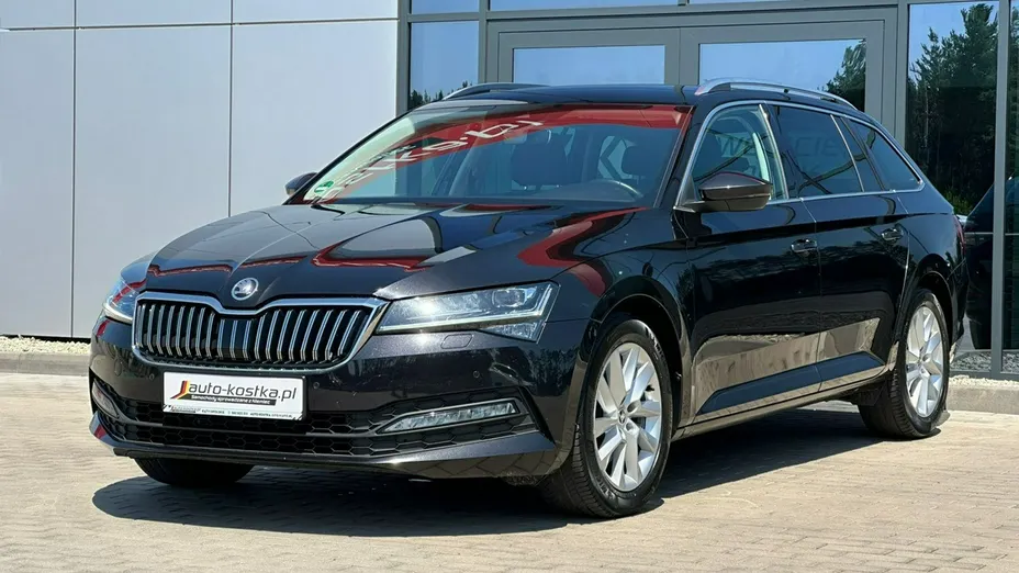 SKODA Superb -