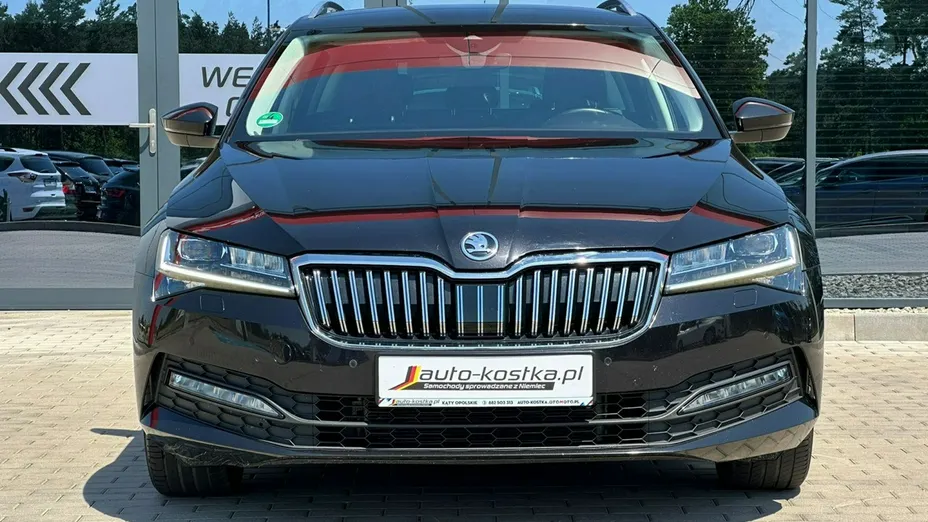 SKODA Superb -