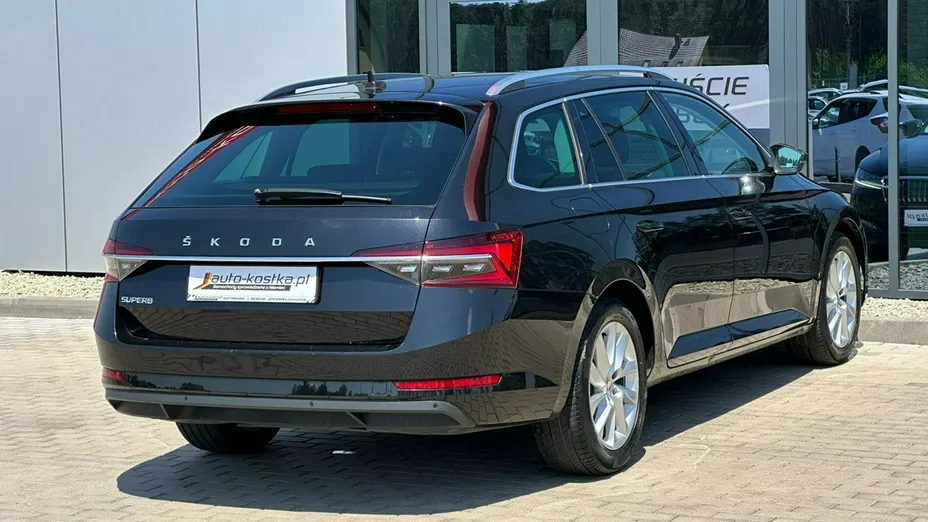 SKODA Superb -