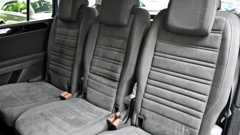 VOLKSWAGEN Touran -