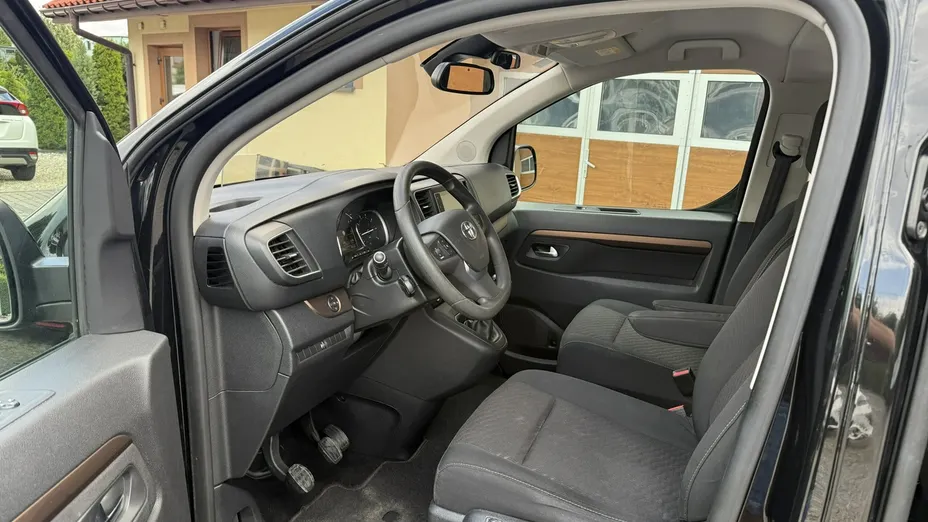 TOYOTA Proace Verso -