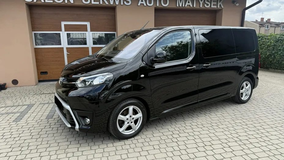 TOYOTA Proace Verso -