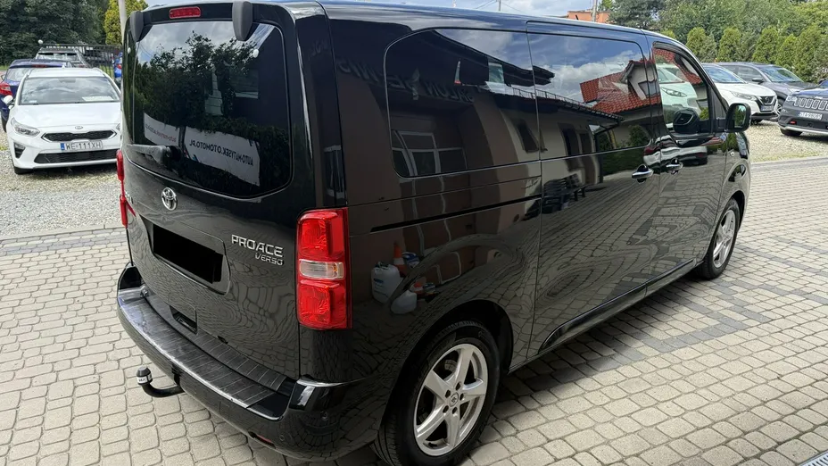 TOYOTA Proace Verso -