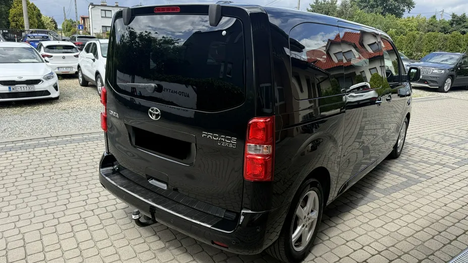 TOYOTA Proace Verso -