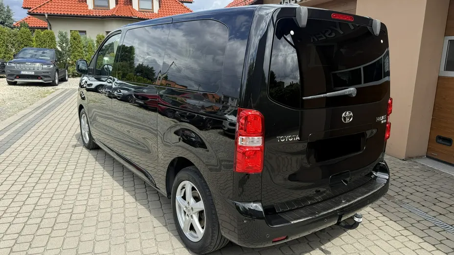 TOYOTA Proace Verso -