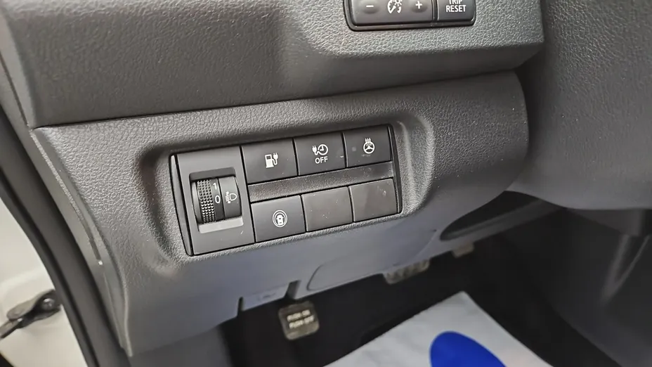 NISSAN Leaf -