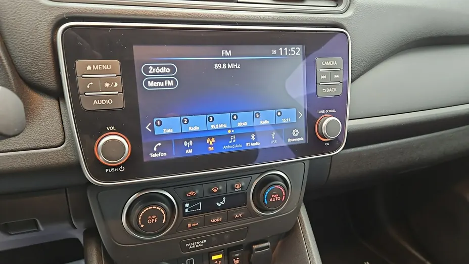NISSAN Leaf -