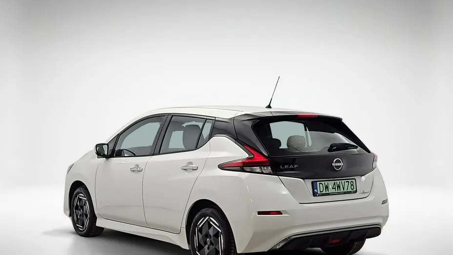 NISSAN Leaf -