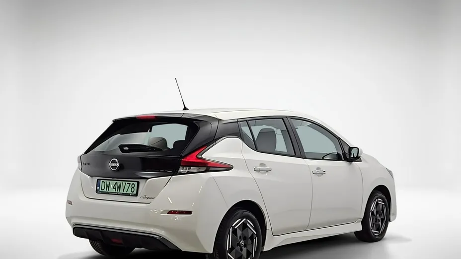 NISSAN Leaf -
