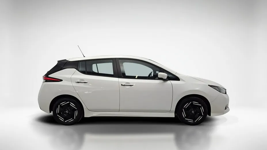 NISSAN Leaf -