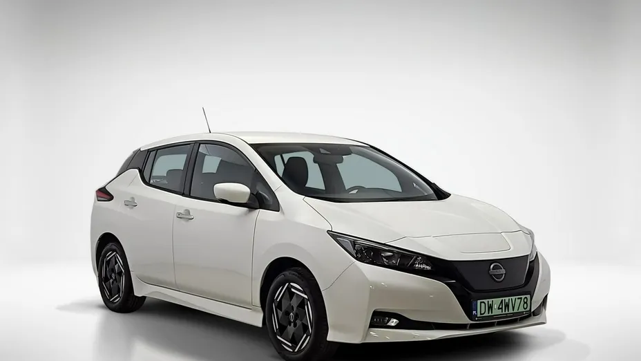 NISSAN Leaf -