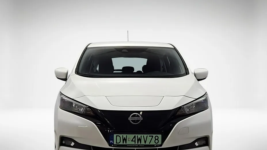 NISSAN Leaf -