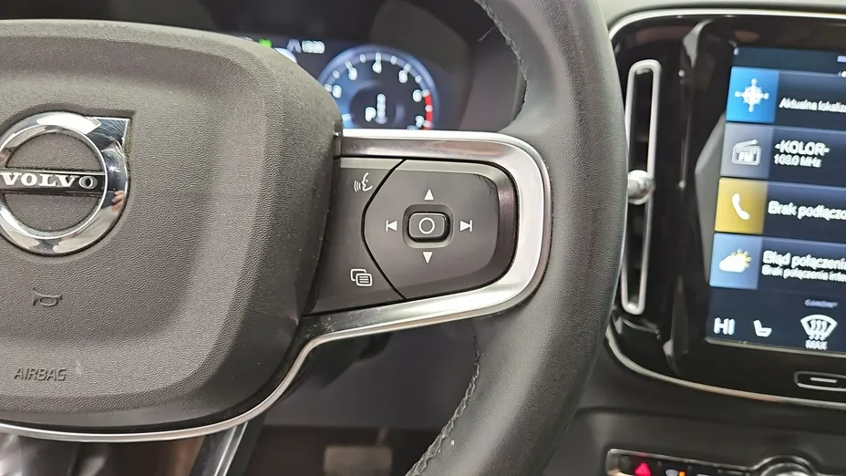 VOLVO XC40 -