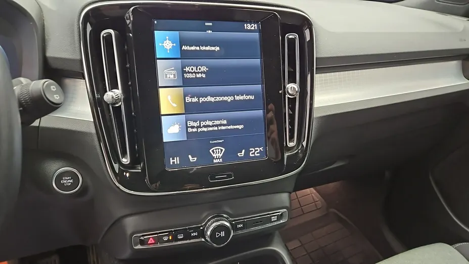 VOLVO XC40 -