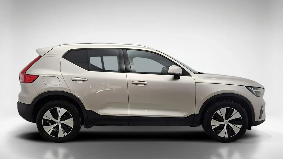 VOLVO XC40 -