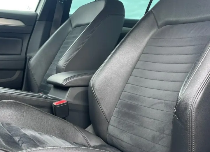 VOLKSWAGEN Passat -