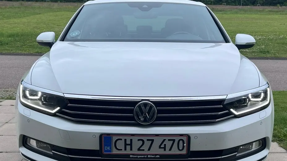 VOLKSWAGEN Passat -