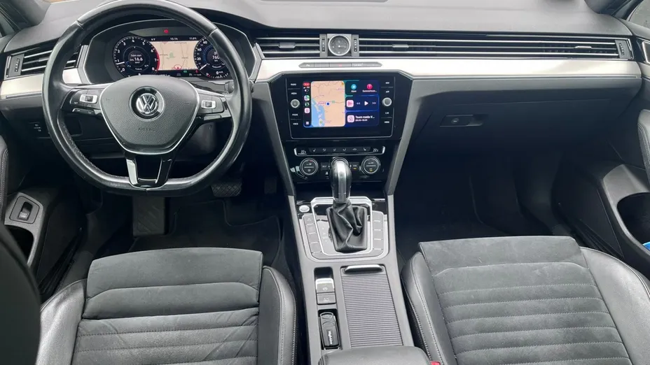VOLKSWAGEN Passat -