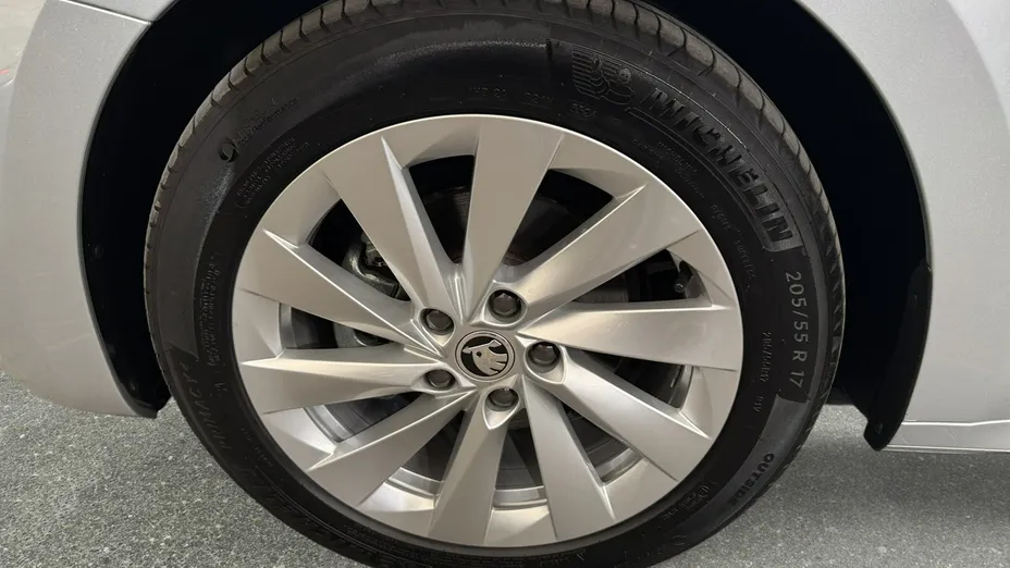 SKODA Octavia -