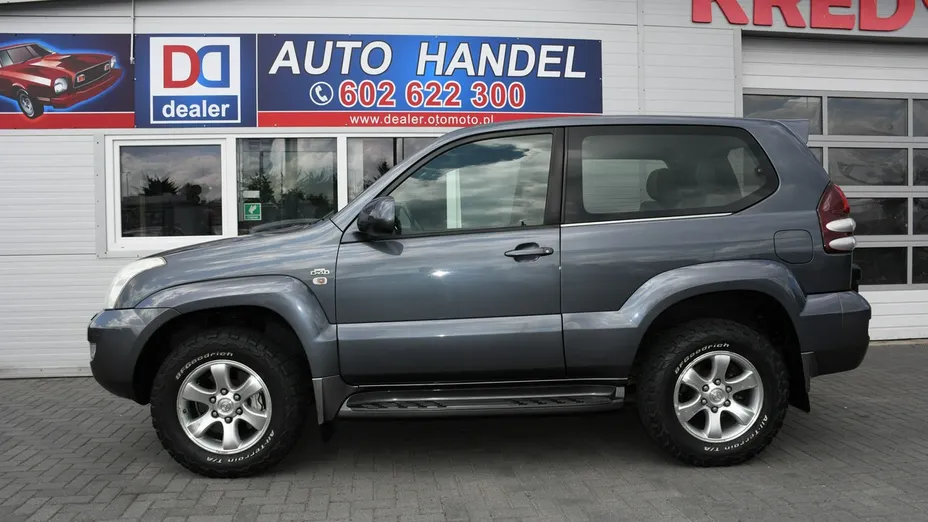 TOYOTA Land Cruiser -