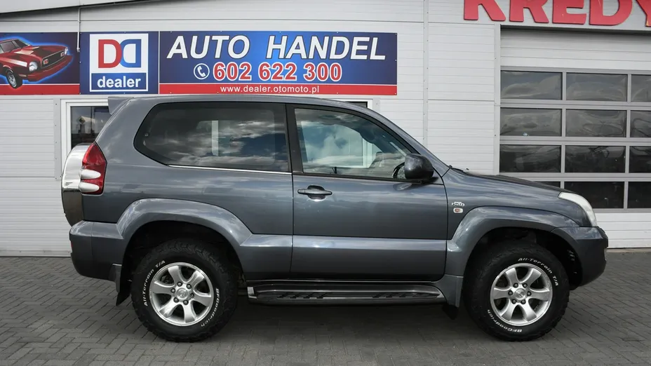 TOYOTA Land Cruiser -