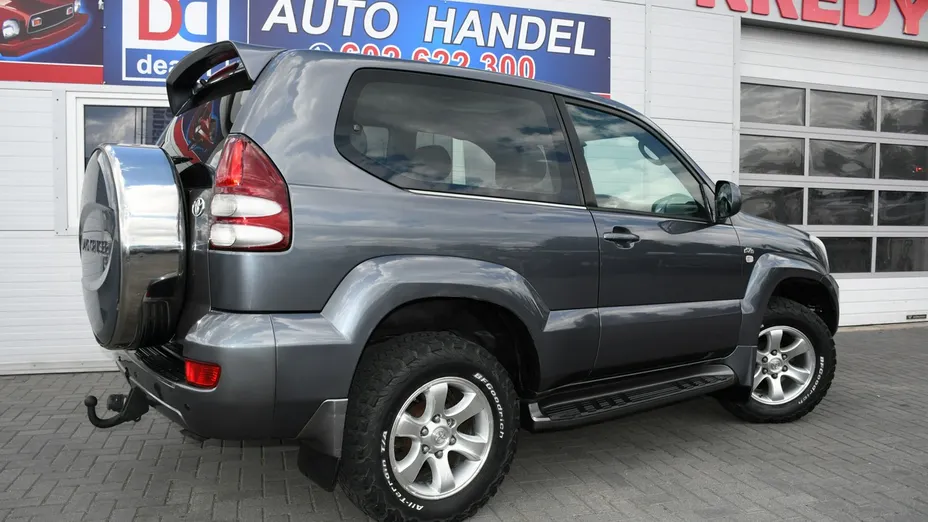 TOYOTA Land Cruiser -