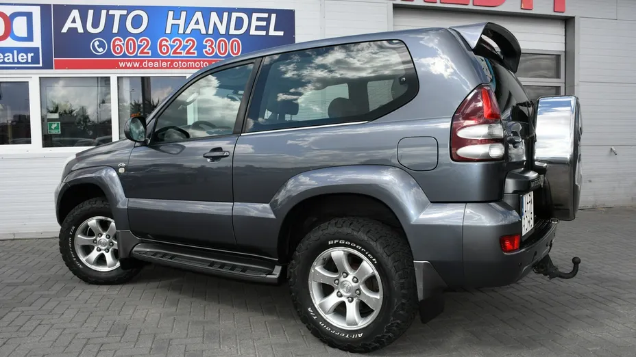 TOYOTA Land Cruiser -
