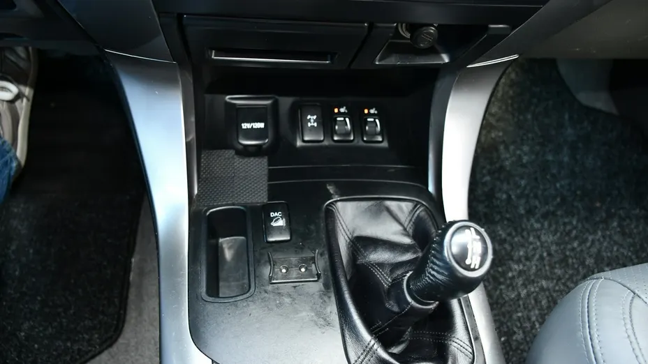 TOYOTA Land Cruiser -