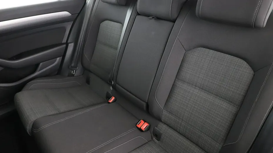 VOLKSWAGEN Passat -