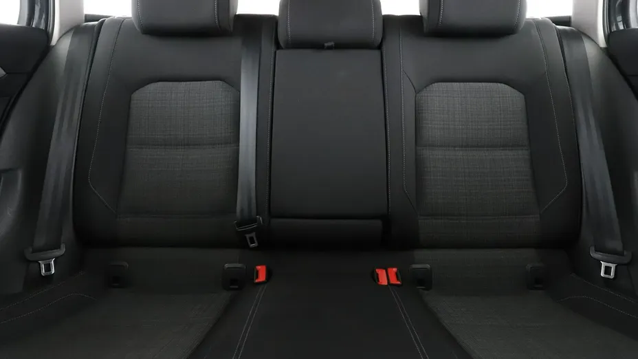 VOLKSWAGEN Passat -