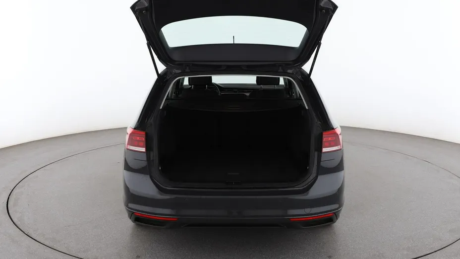 VOLKSWAGEN Passat -