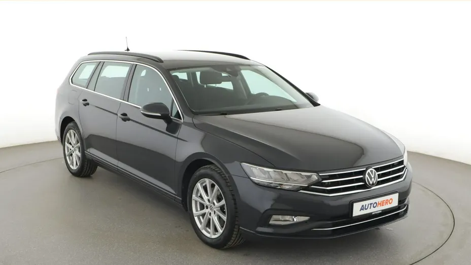 VOLKSWAGEN Passat -
