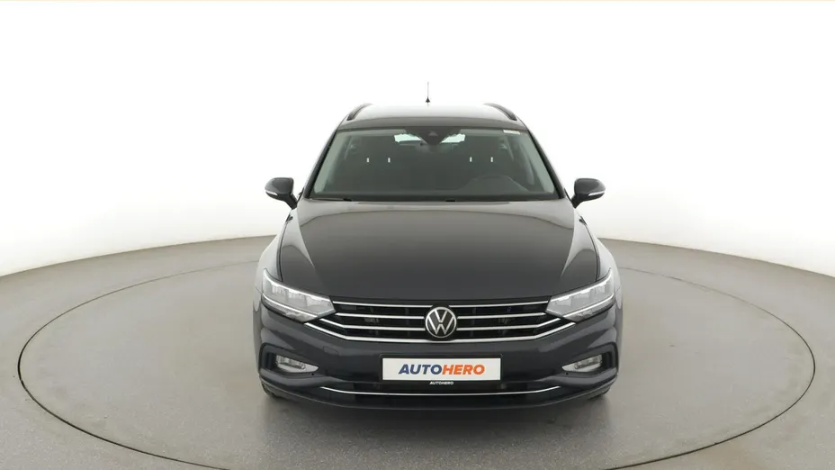 VOLKSWAGEN Passat -