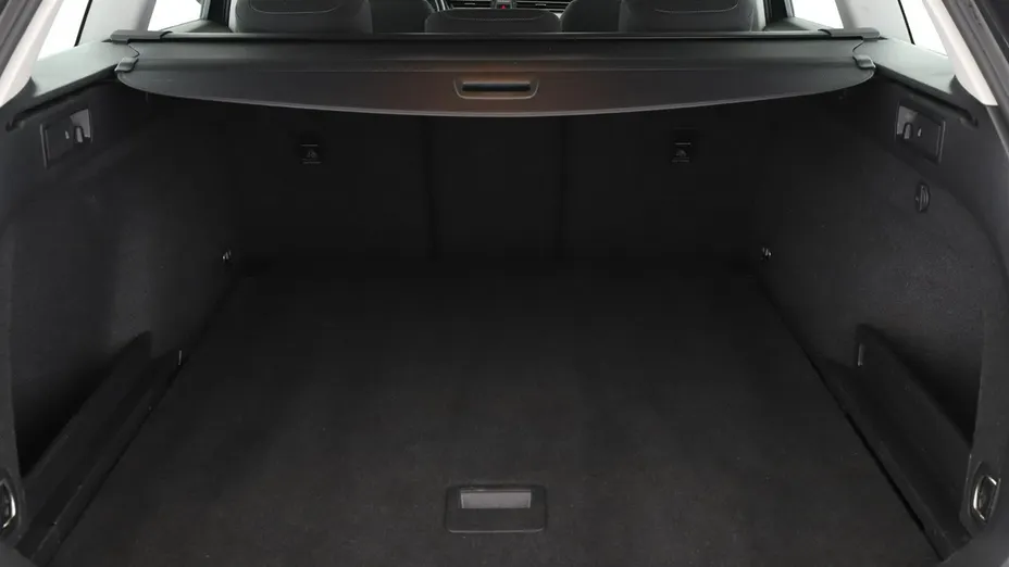 VOLKSWAGEN Passat -