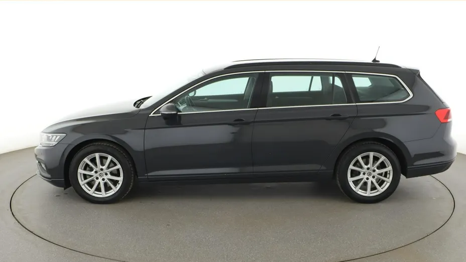VOLKSWAGEN Passat -