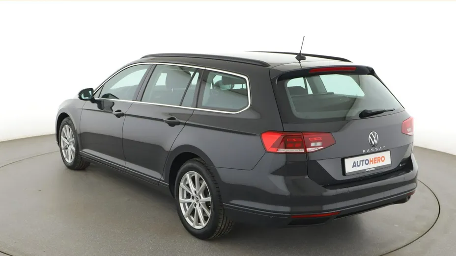 VOLKSWAGEN Passat -