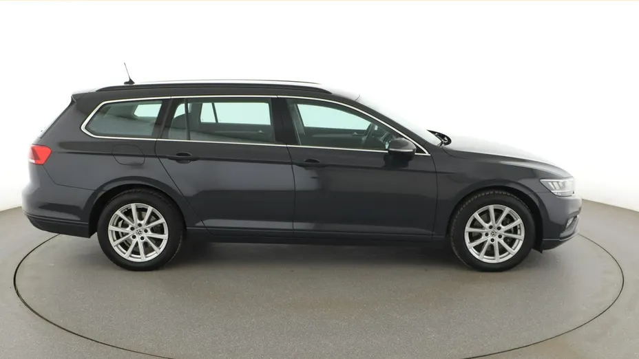 VOLKSWAGEN Passat -