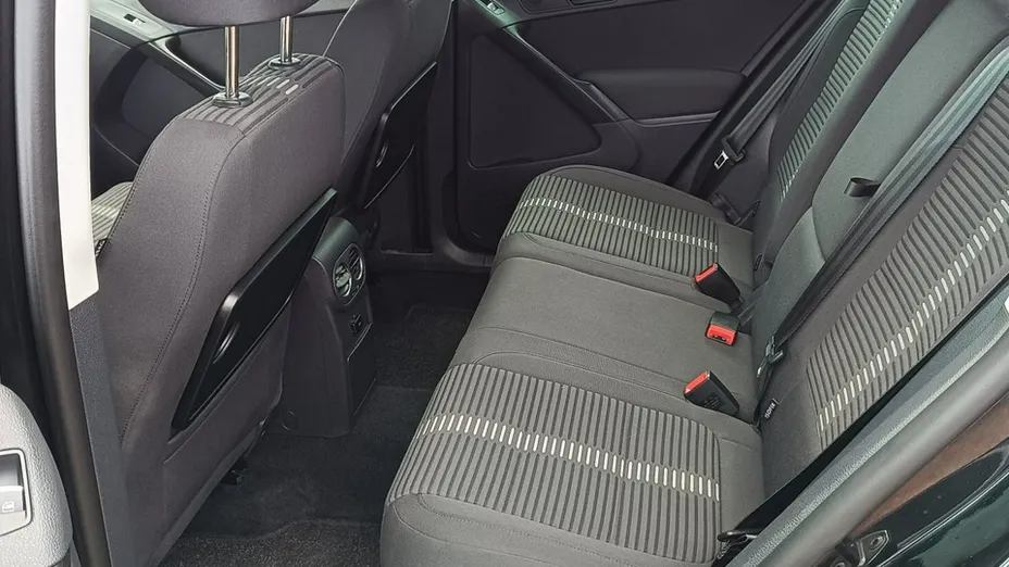 VOLKSWAGEN Tiguan -
