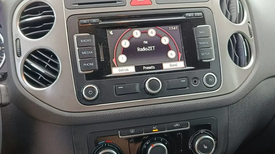 VOLKSWAGEN Tiguan -