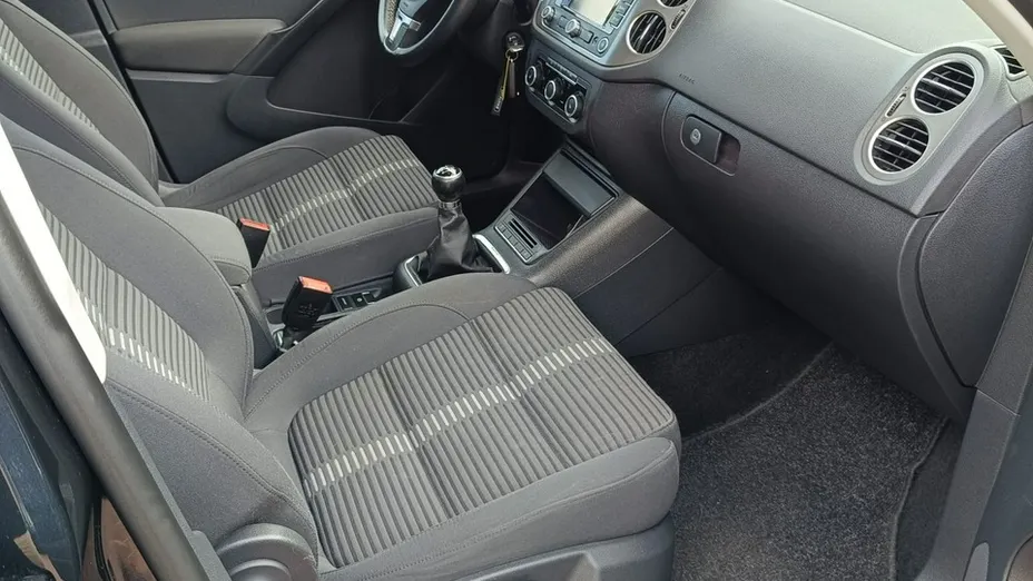 VOLKSWAGEN Tiguan -