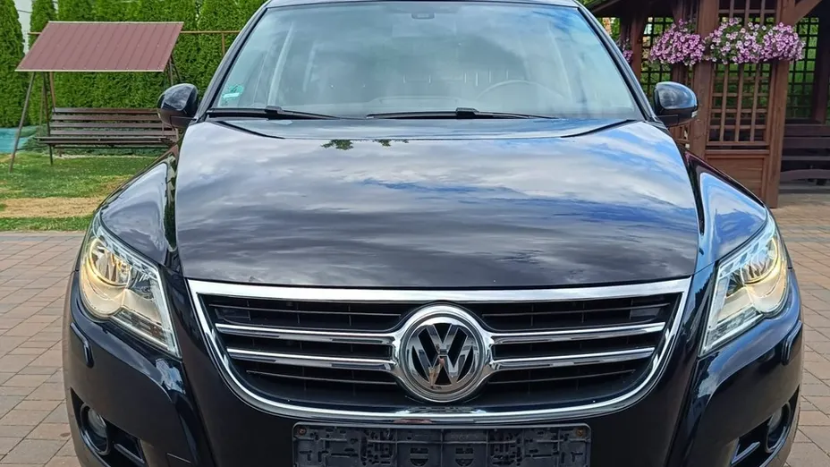 VOLKSWAGEN Tiguan -