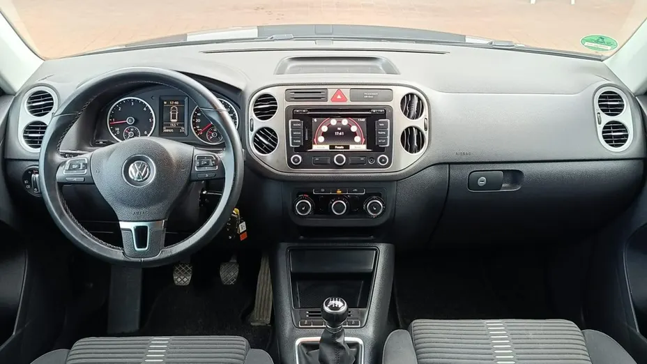 VOLKSWAGEN Tiguan -