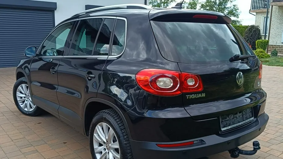 VOLKSWAGEN Tiguan -
