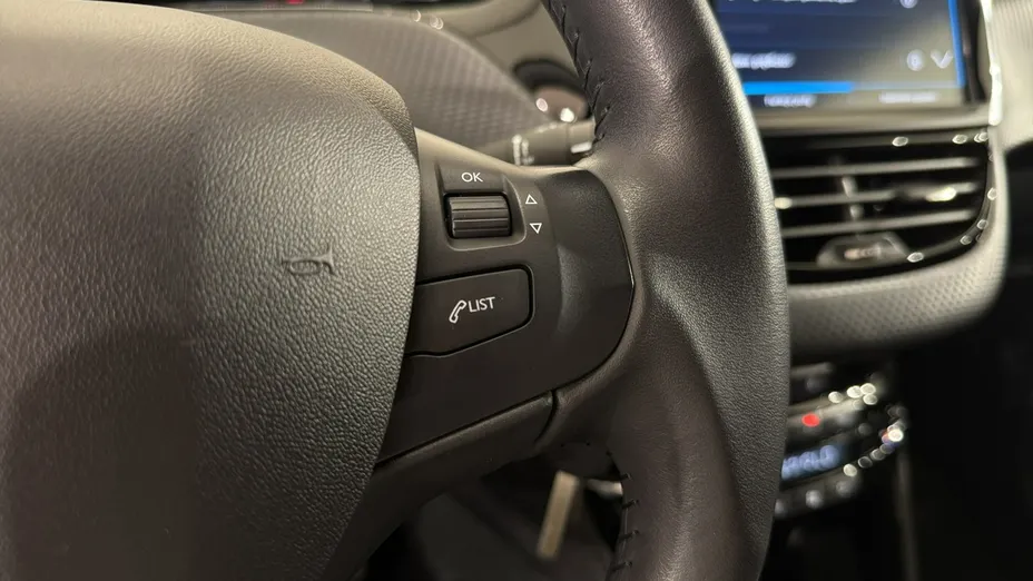 PEUGEOT 2008 -