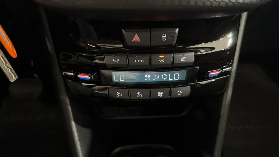PEUGEOT 2008 -