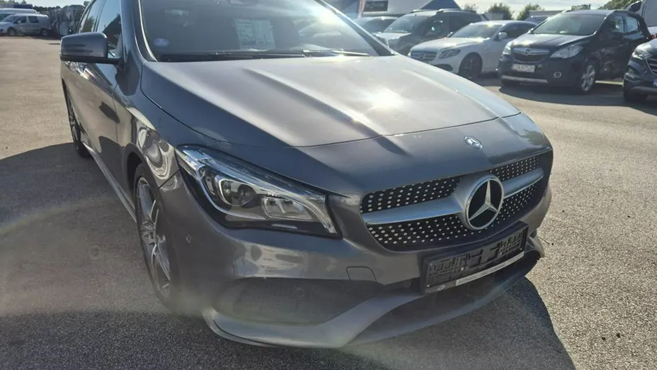 MERCEDES-BENZ CLA -
