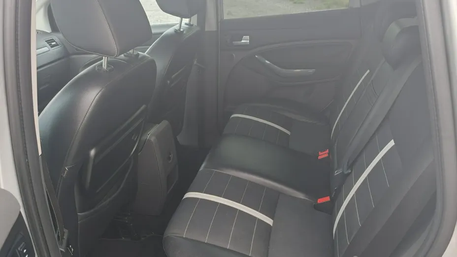 FORD Kuga -