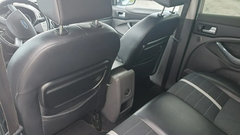FORD Kuga -