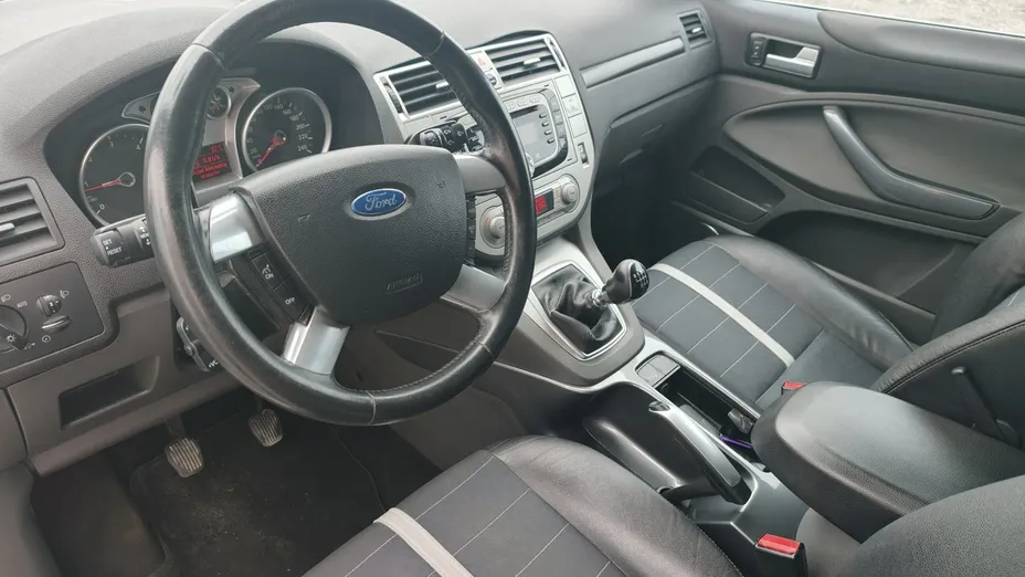 FORD Kuga -